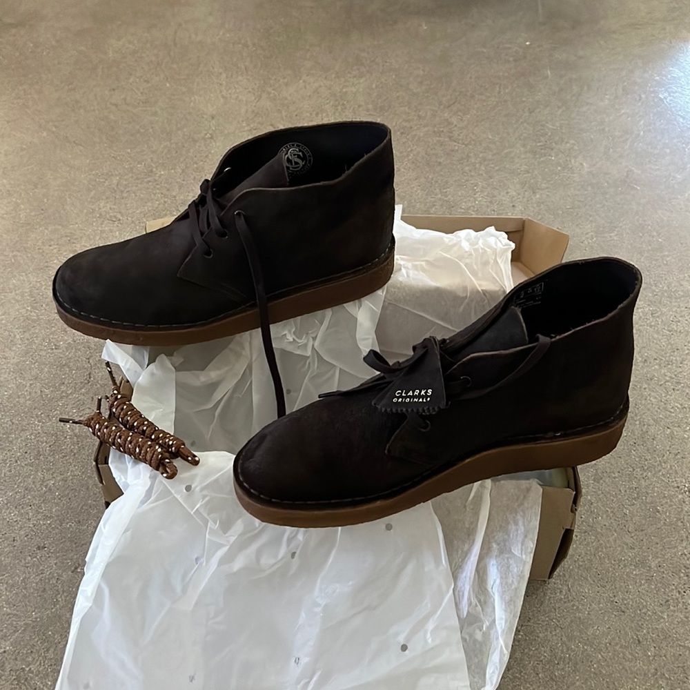 Men’s-Clarks Originals Desert Coal:  Dark Brown Suede